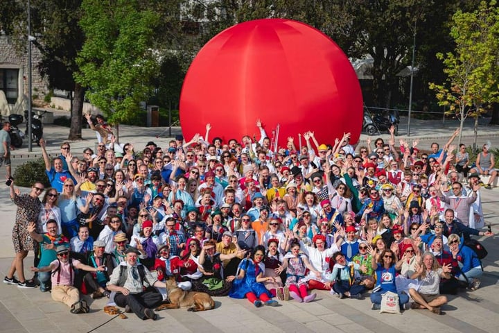 RED NOSES International