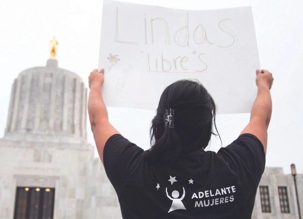 Adelante Mujeres
